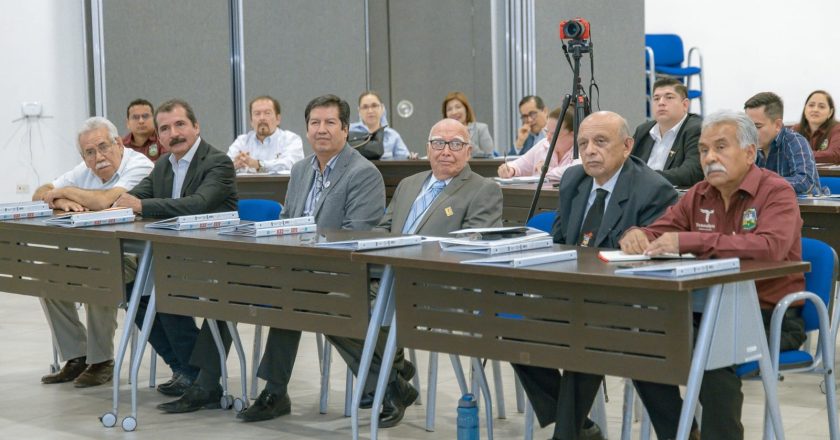 Proponen modelo holístico para la transformación educativa