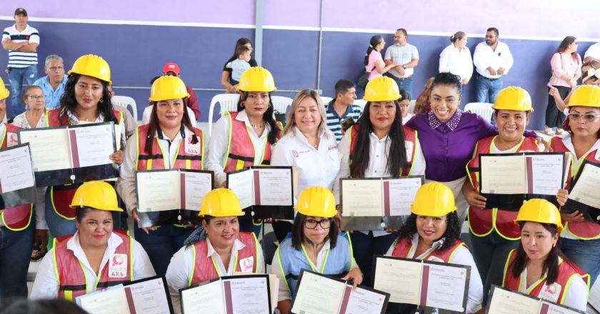 Clausuran Programa Mujeres 4 x 4 y firman convenio Punto Rosa