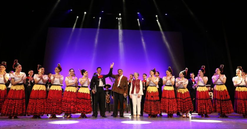 Inauguró Américo el XXII Festival Internacional de la Costa del Seno Mexicano