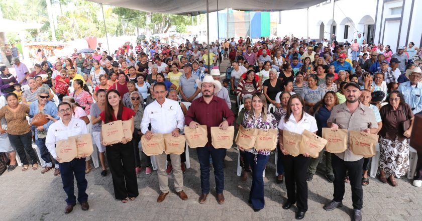 Recibieron familias de González apoyo del Programa Nutrimar-Común