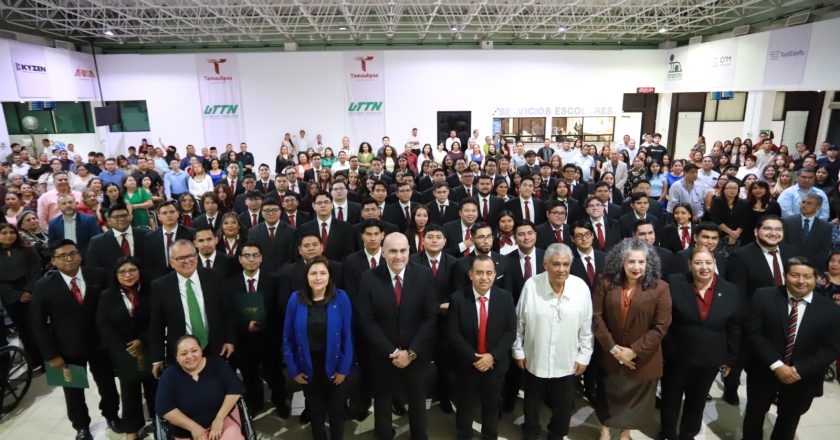 Graduó la UTTN a 186 nuevos profesionistas