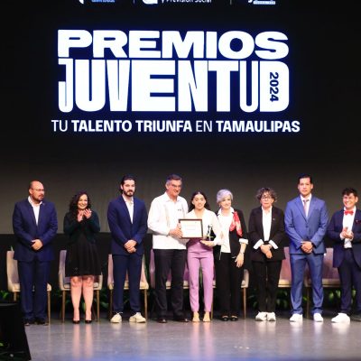 Premió Gobernador a talentosos jóvenes y deportistas tamaulipecos