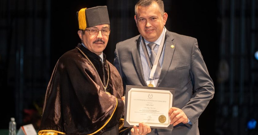 Entregó Rector el Premio Investigación de Excelencia a profesor de la FIC-UAT