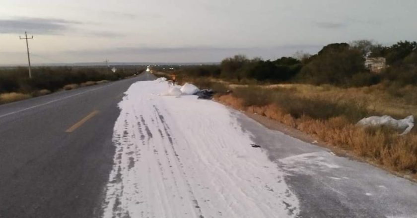 Cierran carretera por derrame de AlF3