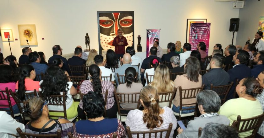 Presentan libro sobre tamaulipecos destacados en el marco del XXII Festival en la Costa del Seno Mexicano