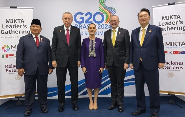 Reunión de Líderes MIKTA. Cumbre del G-20 en Río de Janeiro