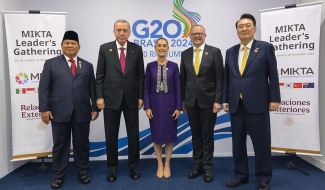 Reunión de Líderes MIKTA. Cumbre del G-20 en Río de Janeiro