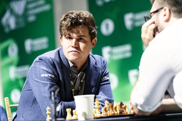 Magnus Carlsen, en guerra con la FIDE