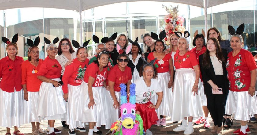 Ofrece la UAT emotivo festejo navideño a los adultos mayores