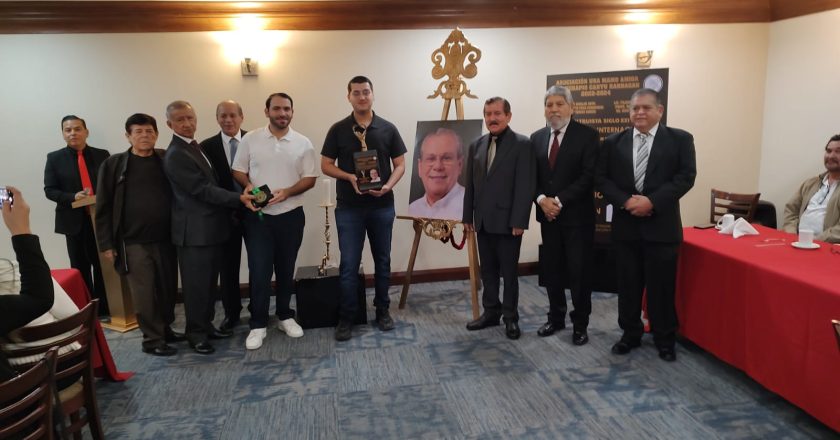 Homenaje a la memoria del ex alcalde Serapio Cantú Barragán