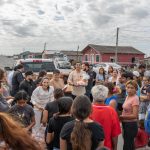 Entrega Roberto Lee, cenas navideñas a pescadores y sus familias