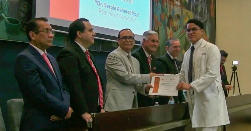 Entregó UAT nueva generación de egresados de la Facultad de Medicina Tampico