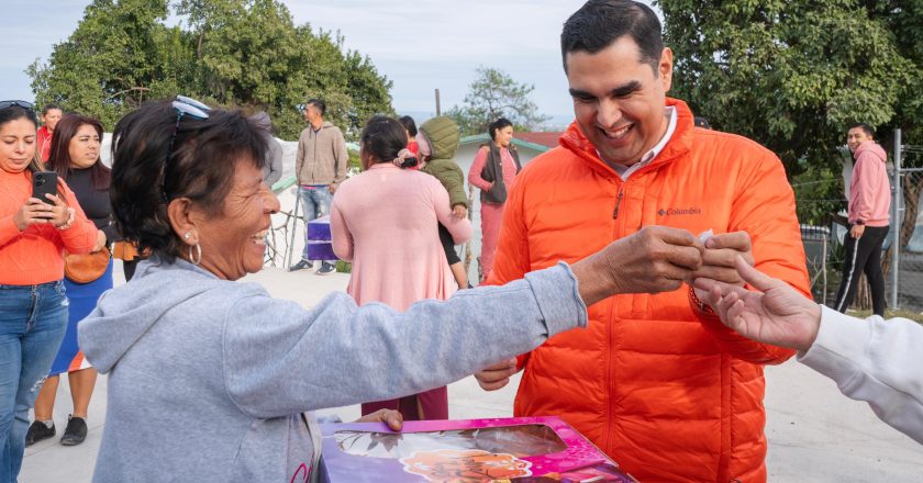 Celebró Roberto Lee el tradicional Día de Reyes